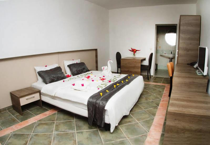 Sunbeach Hotel & Resort Bakau Luaran gambar