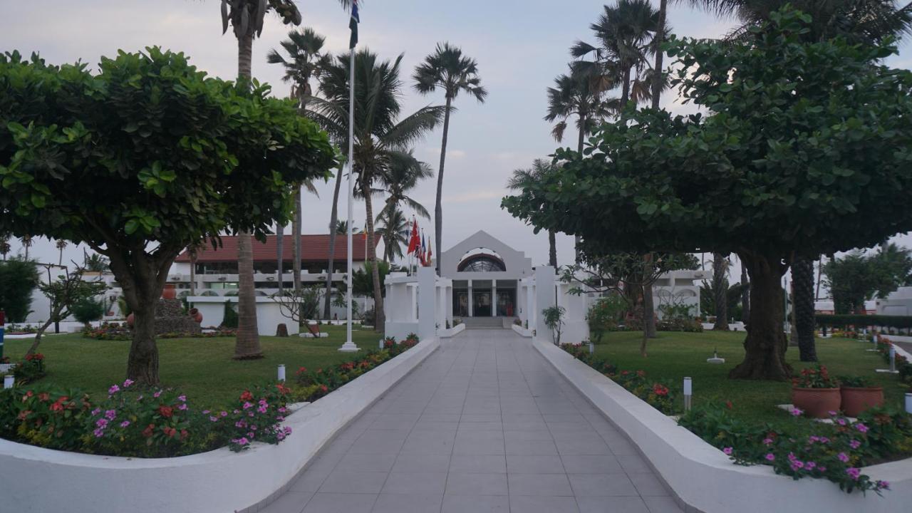 Sunbeach Hotel & Resort Bakau Luaran gambar